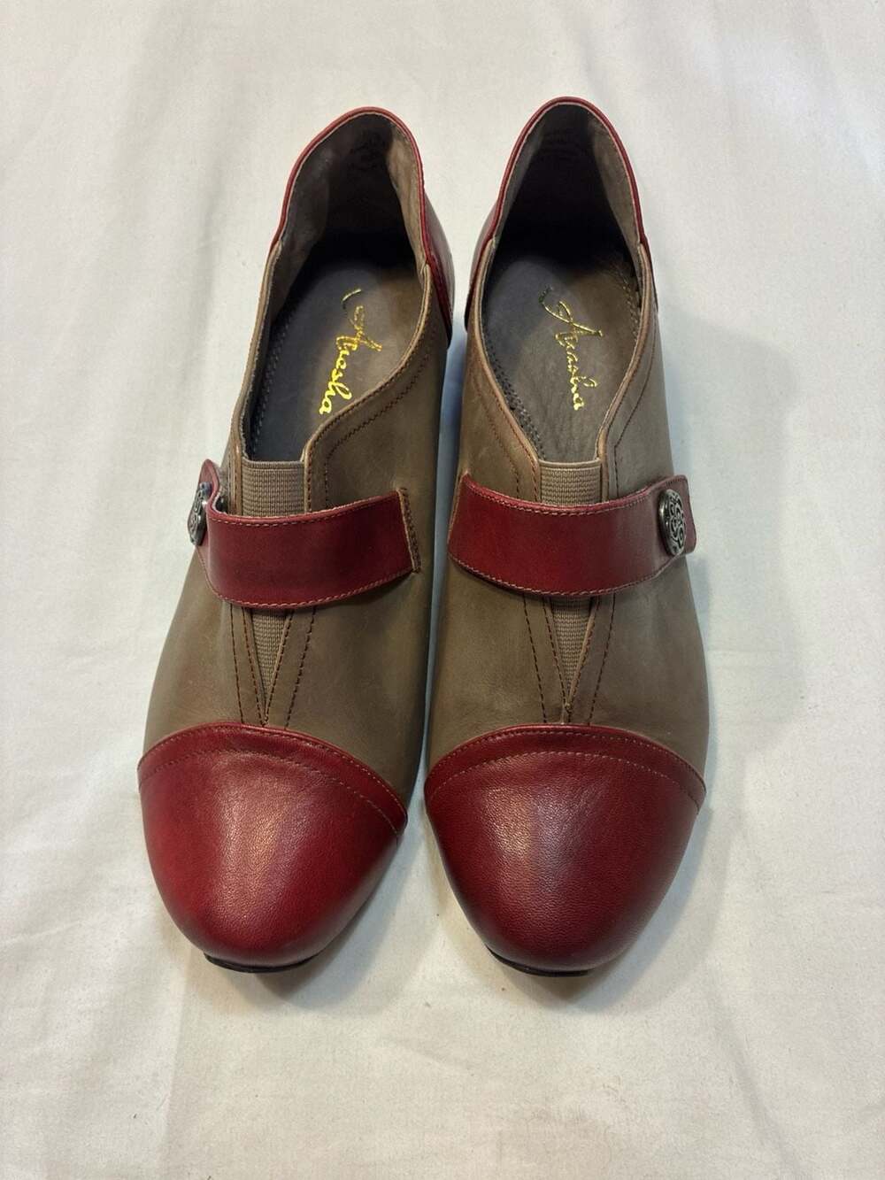 Anesha Women's Two-Tone Leather Comfort Shoes Red/Taupe Size 40